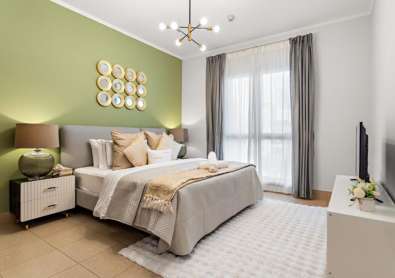 5 Min Walk To Burj Khalifa 2bhk Luxury Downtown Burj Haven * Dubaï