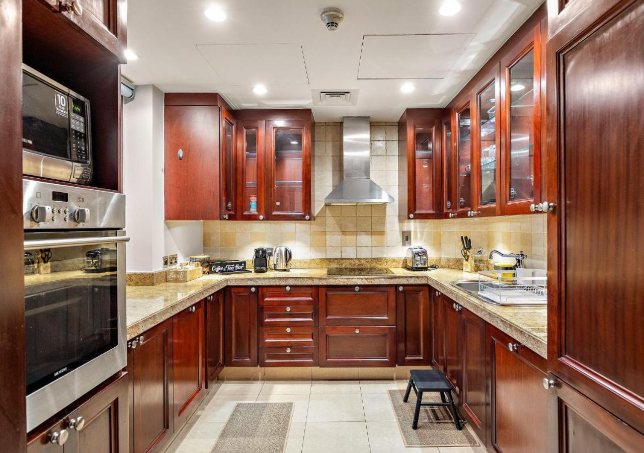 5 Min Walk To Burj Khalifa 2bhk Luxury Downtown Burj Haven Dubaï