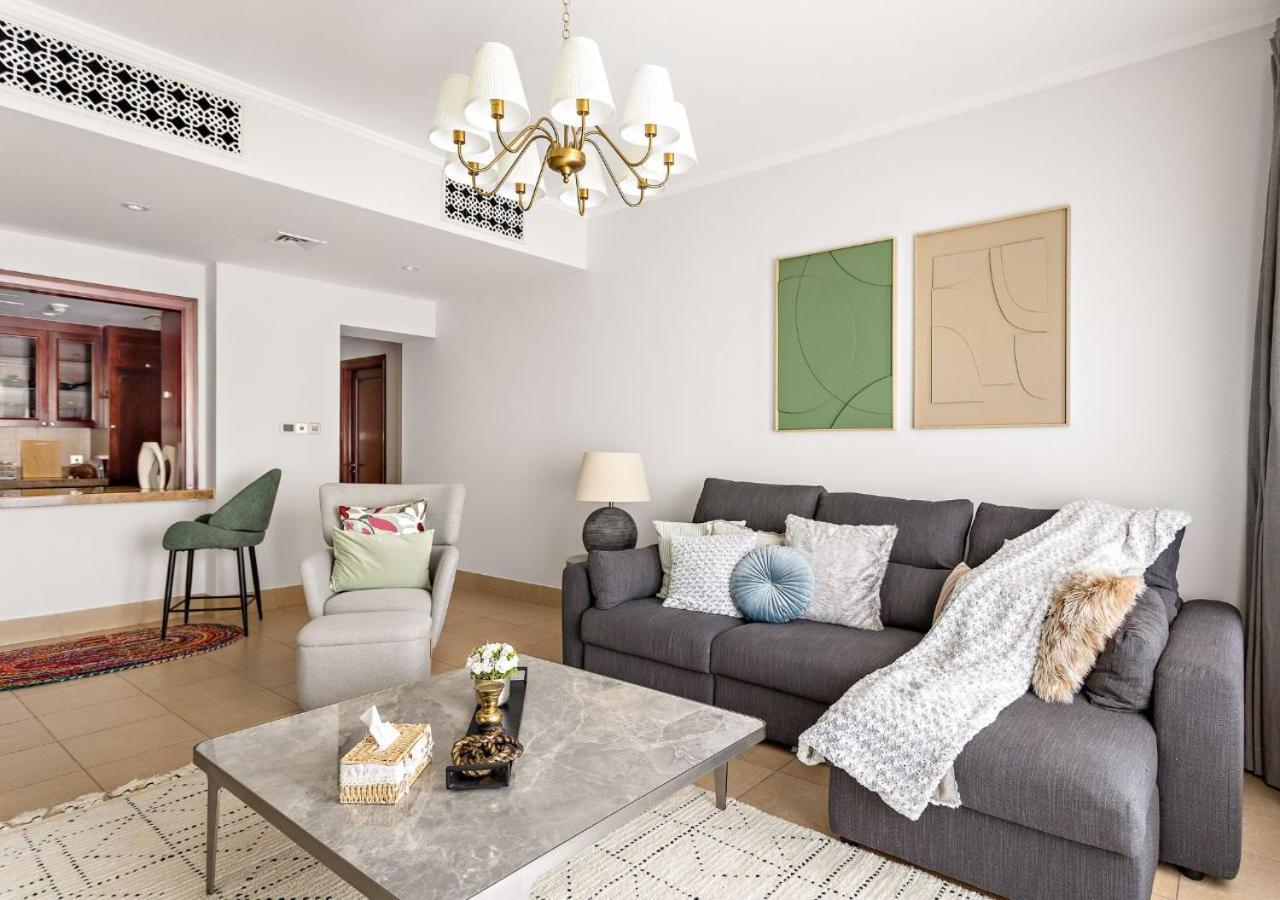 5 Min Walk To Burj Khalifa 2bhk Luxury Downtown Burj Haven Апартаменти Дубай